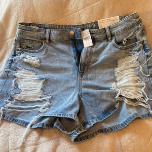 American Eagle Boyfriend Mom Shorts